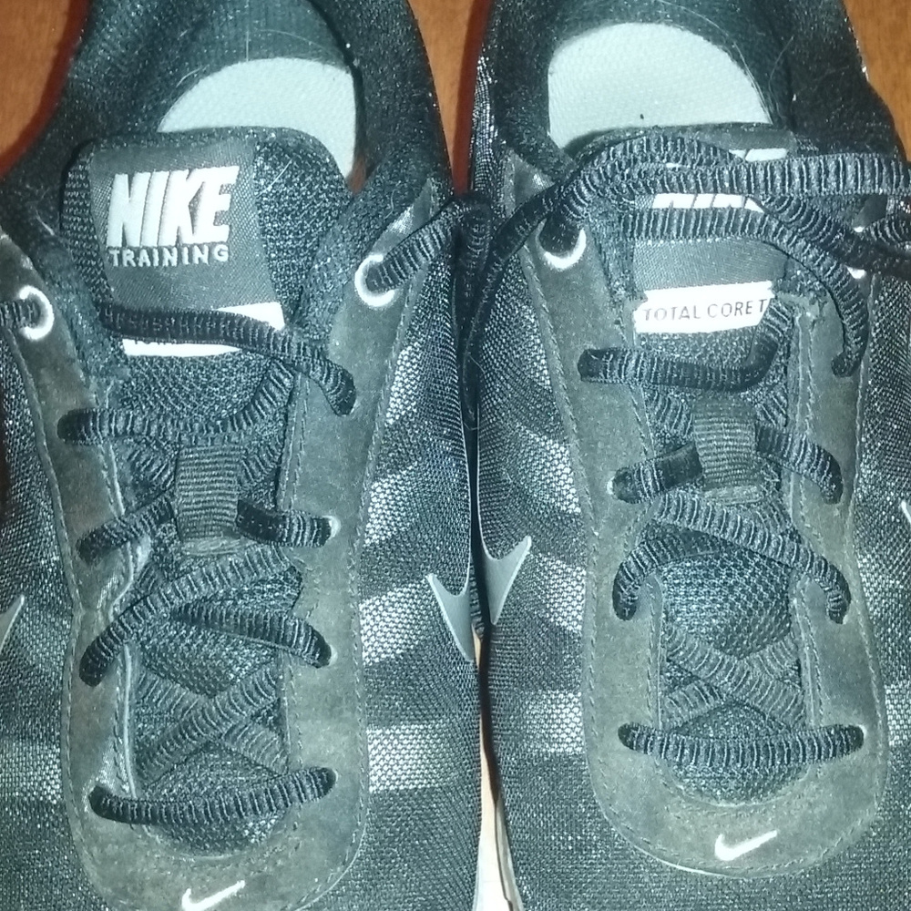 WOMENS NIKE TRAINING TOTAL CORE TR2 BLACK SHOES
